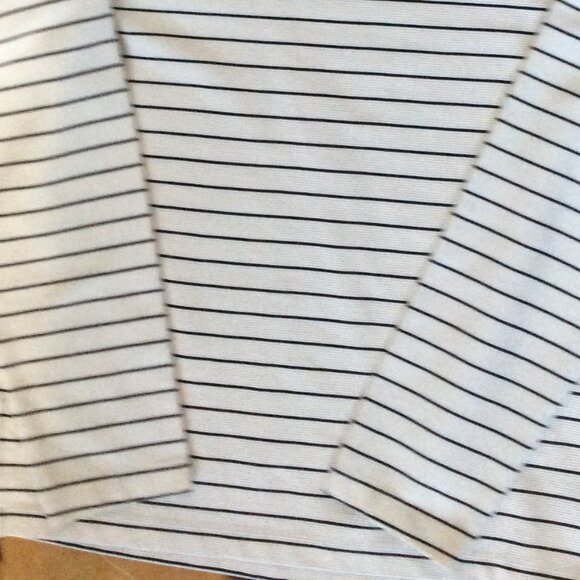 Kenneth Cole New York Men’s Striped Crewneck Sweater —Size M - Picture 4 of 4